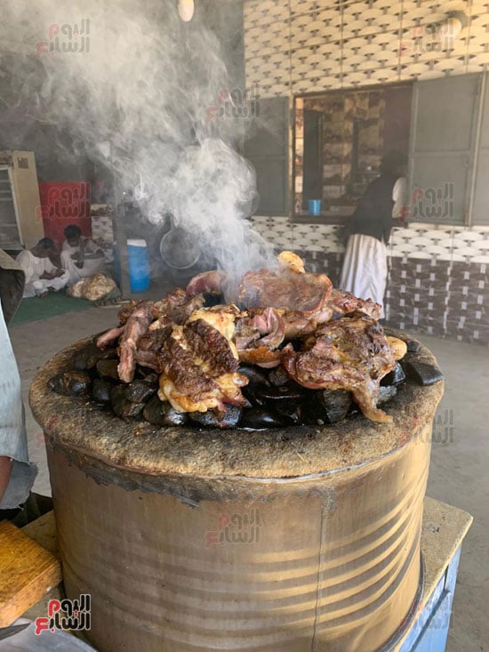 لحم-الضأن-على-الأحجار-السوداء