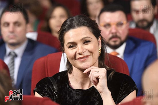 يسرا اللوزي