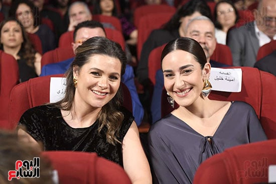 أمينة خليل ويسرا اللوزى