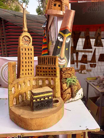 إحدى المنحوتات