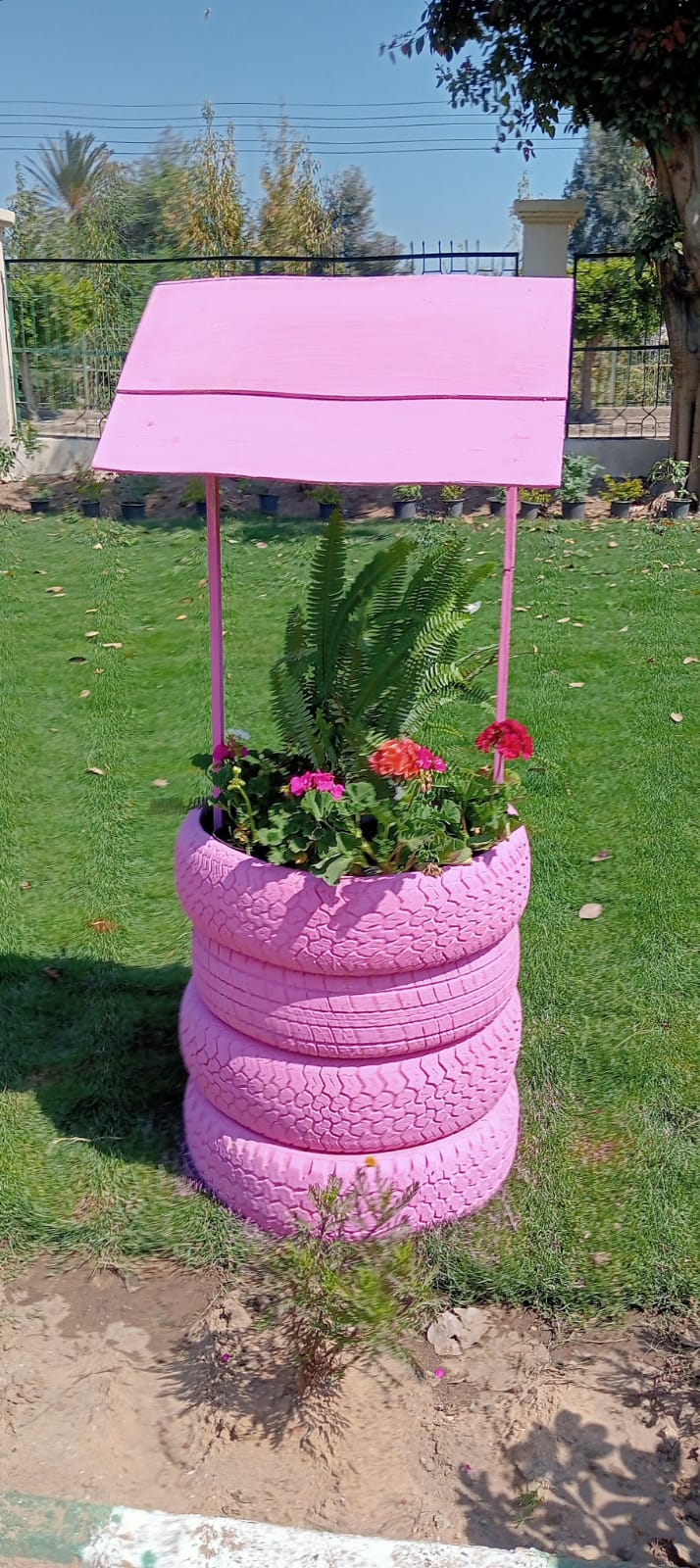 إبداعات وإعادة التدوير بالمعرض