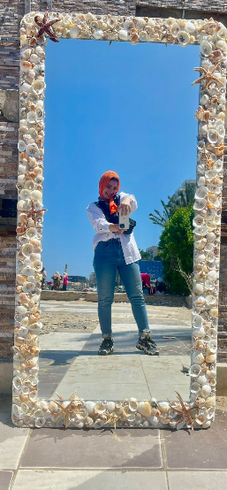 مراية مزخرفة 