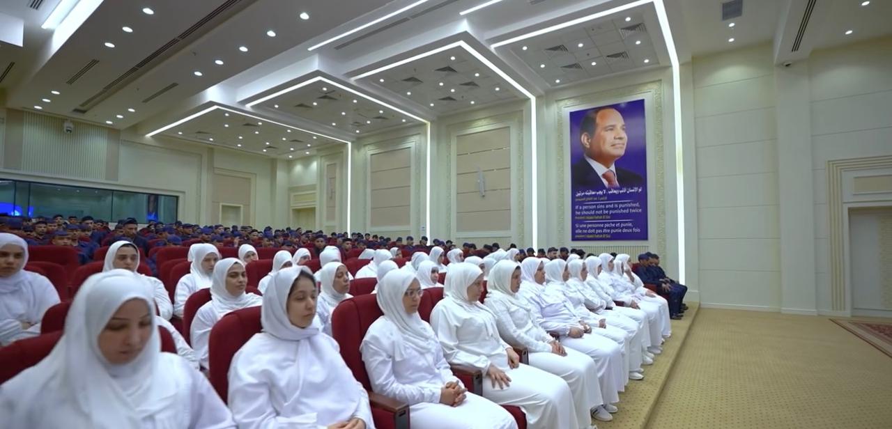 فرحة غامرة بمغادرة أسوار السجون (4)