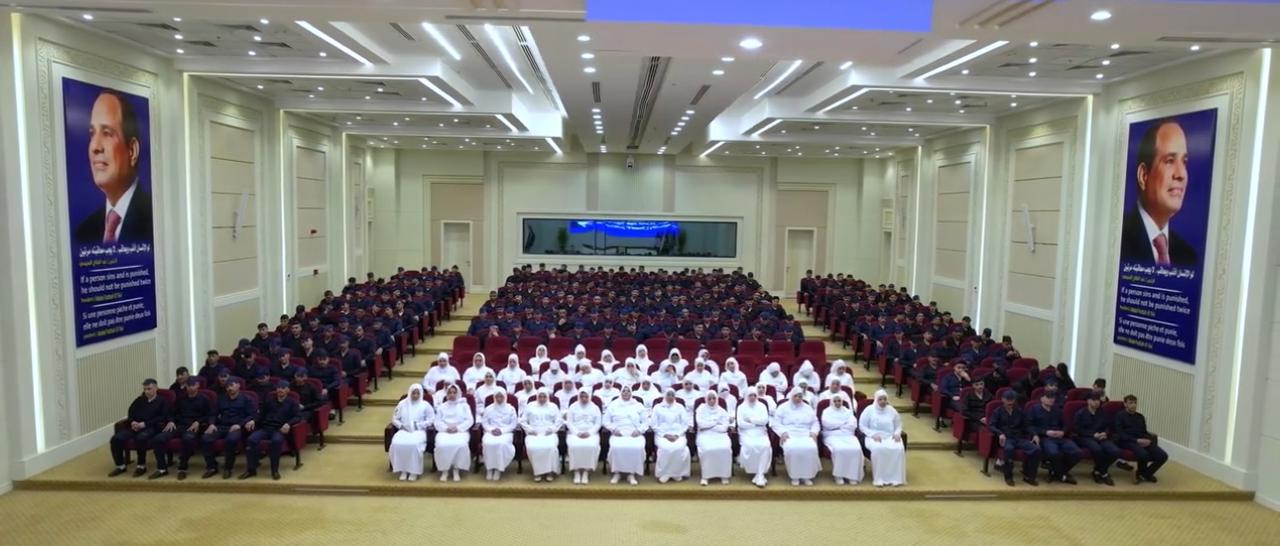 فرحة غامرة بمغادرة أسوار السجون (5)