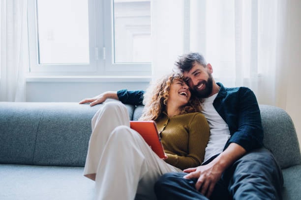 اشخاص تحب في صمت