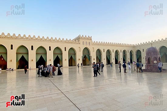 زوار المسجد من جميع أنحاء العالم