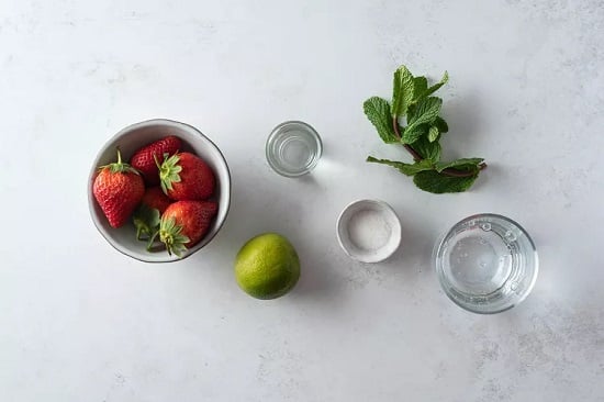 عصير الموخيتو بالفراولة