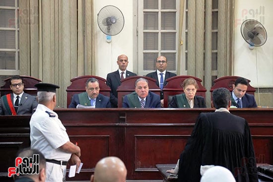 هيئة المحكمة تستمع لهيئة الدفاع