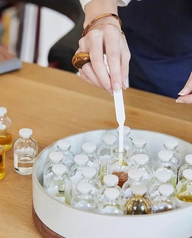 صناعة العطور