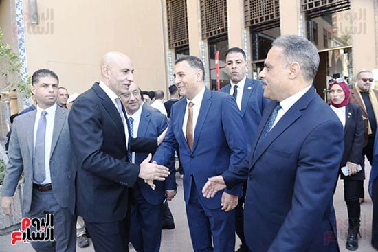 لحظة وصول وزير التعليم