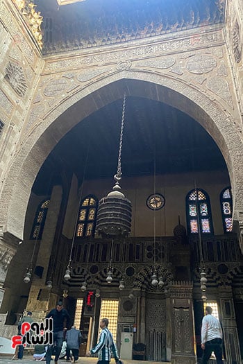 أحد  الإيوانات