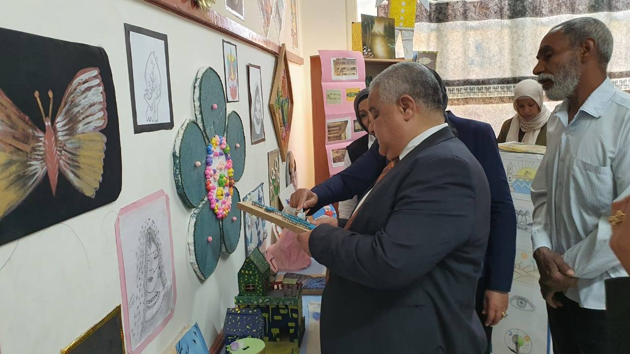 جولة بمعرض الطود للتربية الفنية وإشادة بإبداعات الطلاب