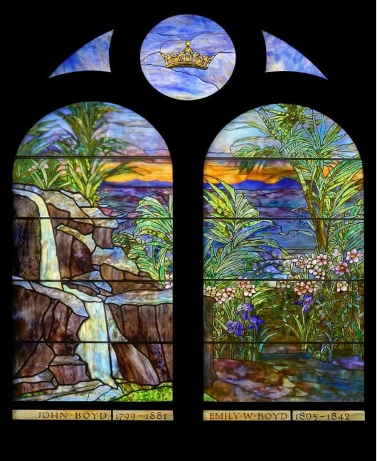 نافذة تيفانى