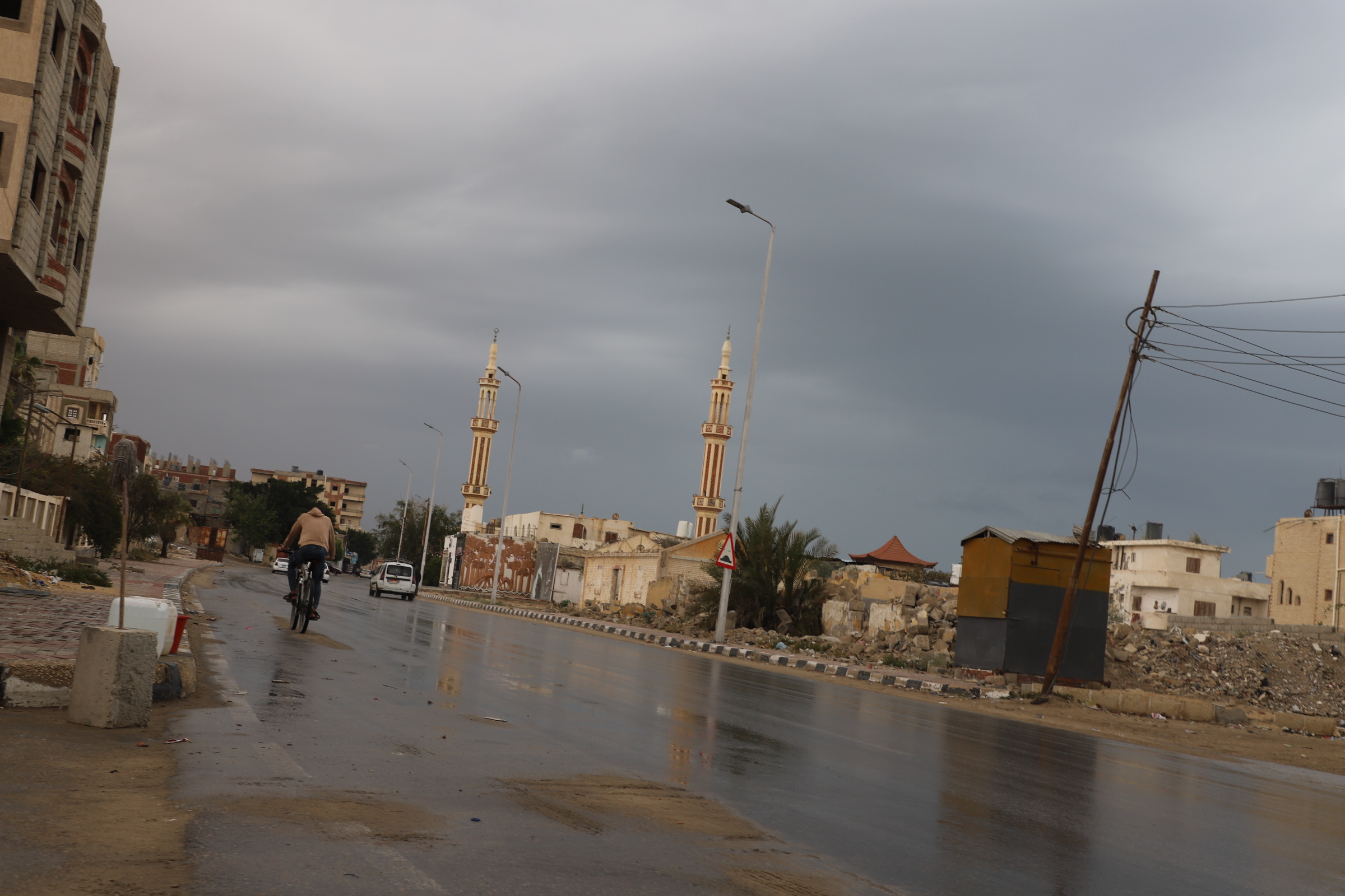 أمطار خفيفة 