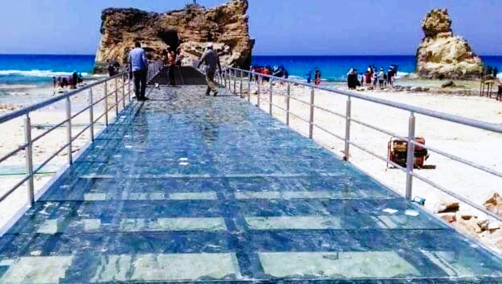 حمام كليوباترا في مطروح