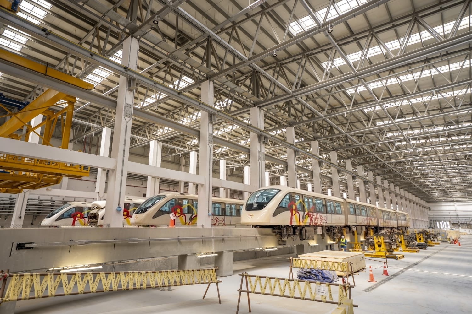 القطارات بمركز التحكم والسيطرة