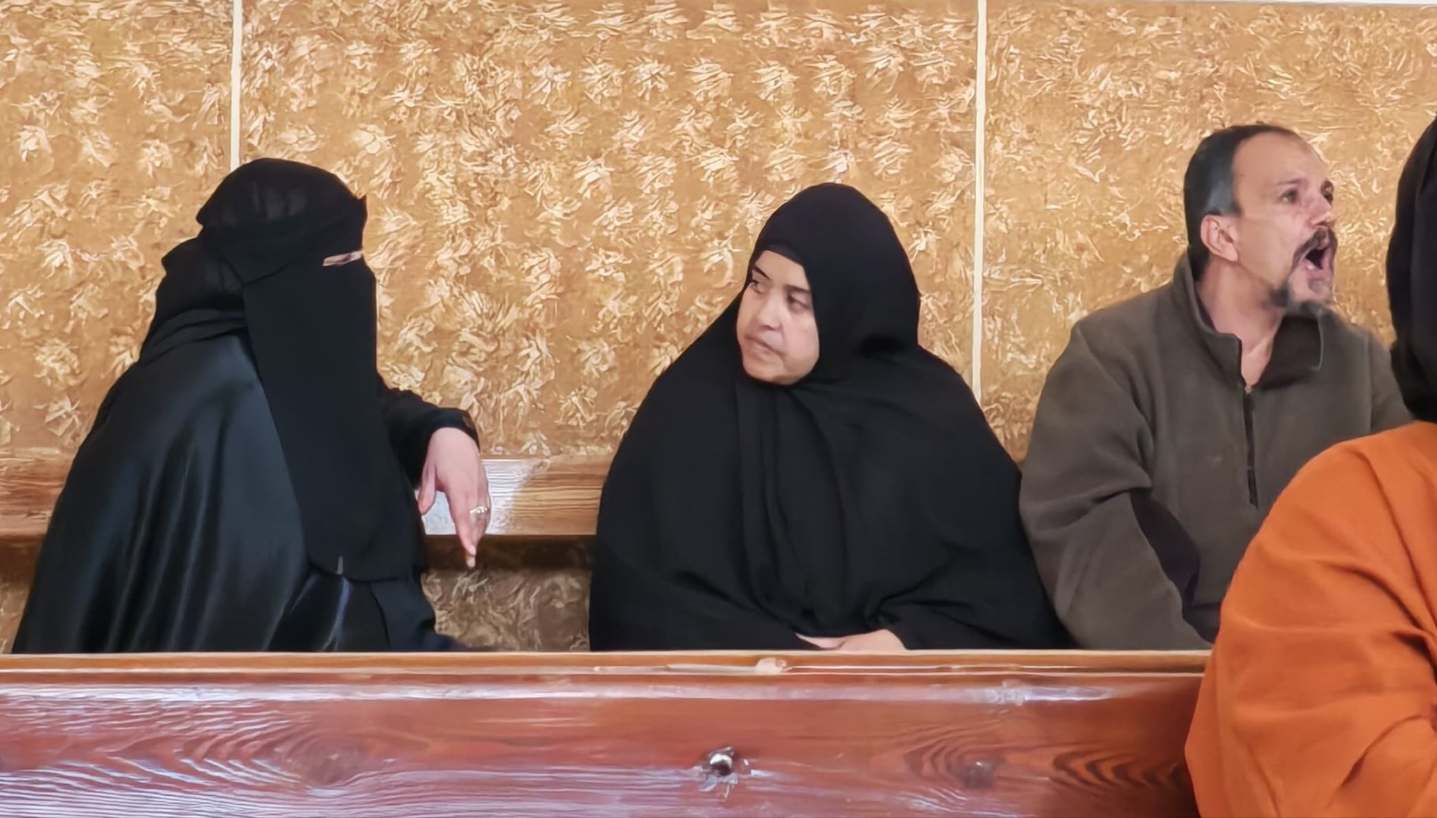 اهل المجني عليها