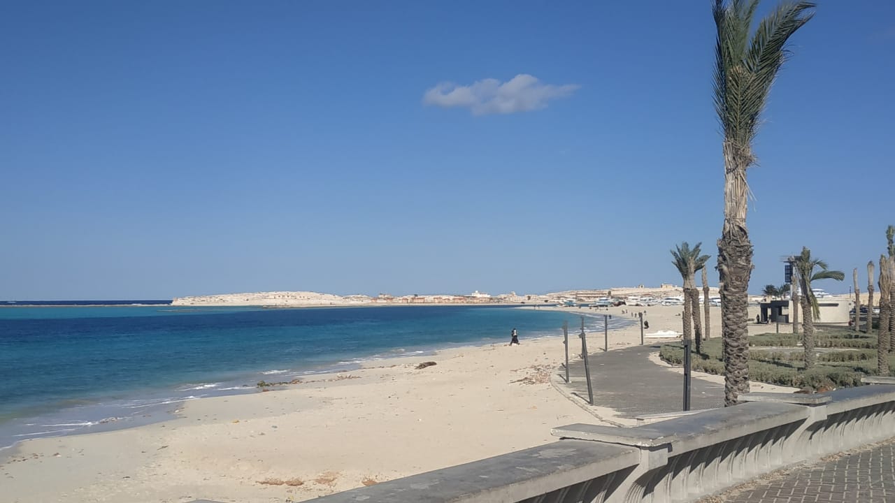 اجواء  رائعة على شواطئ كورنيش مطروح