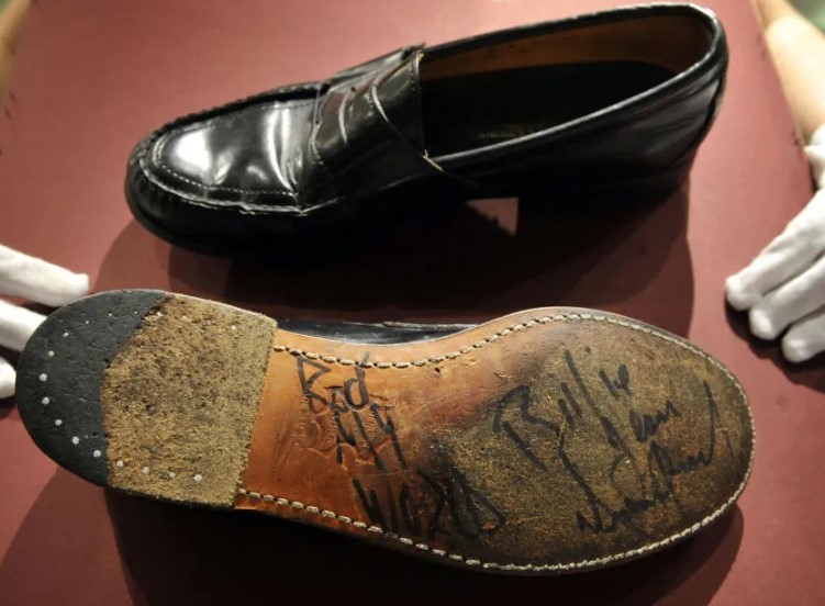 حذاء مايكل جاكسون