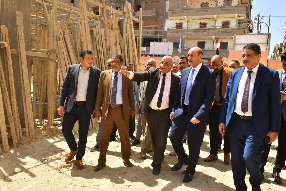 جانب من الجولات بالمشروعات المقامة