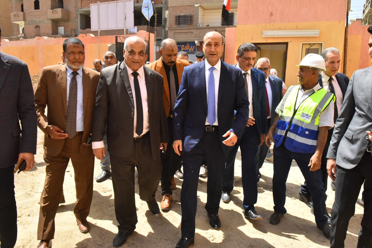اثناء الافتتاح