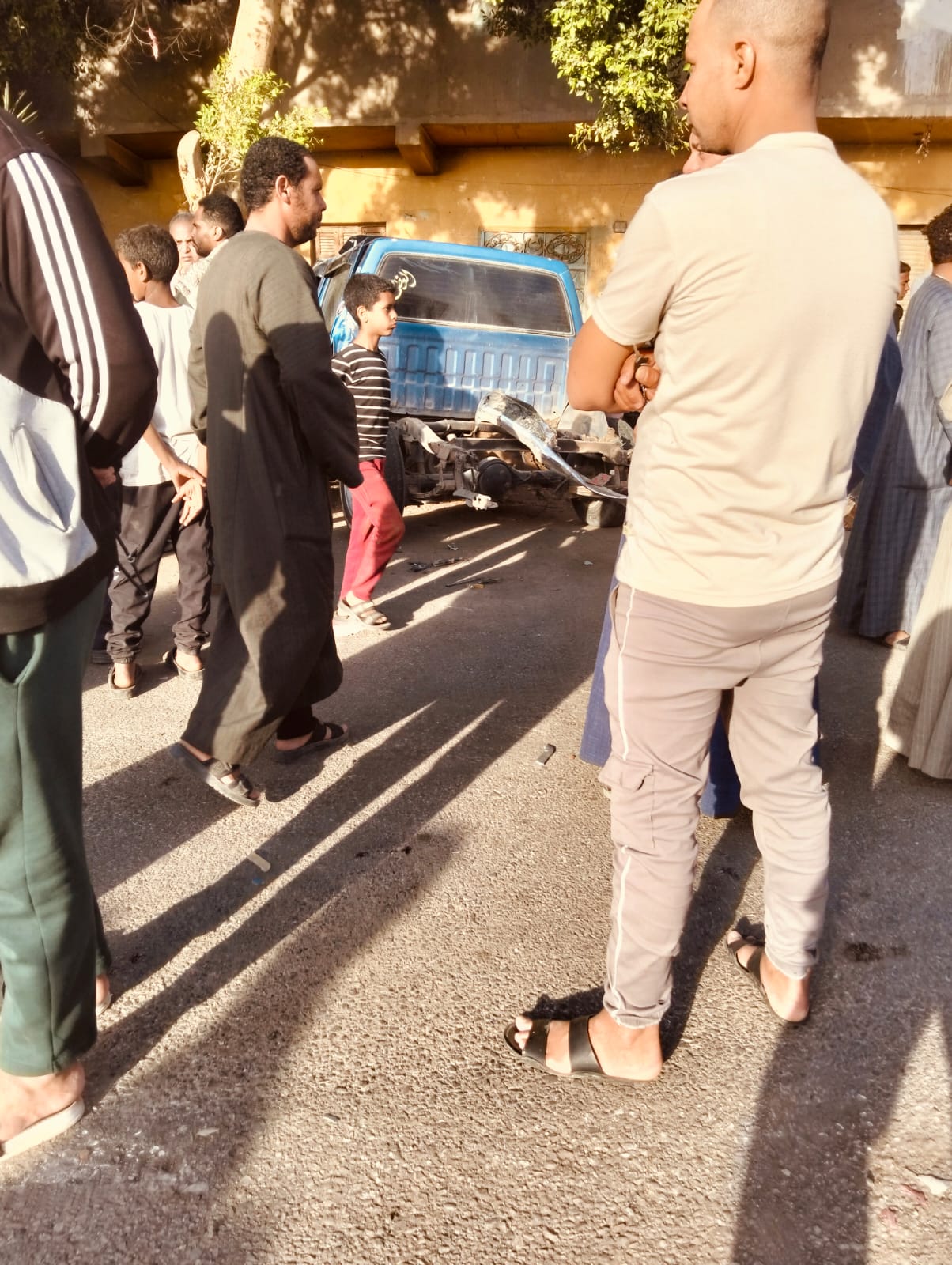 غلق الطريق بعد الحادث