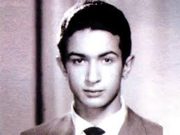 الراحل نور الشريف في شبابه