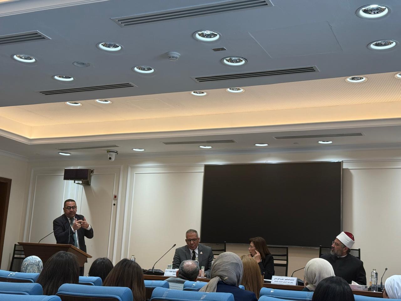 الجلسة الموسعة التي عقدتها لجنة التضامن الاجتماعي (2)