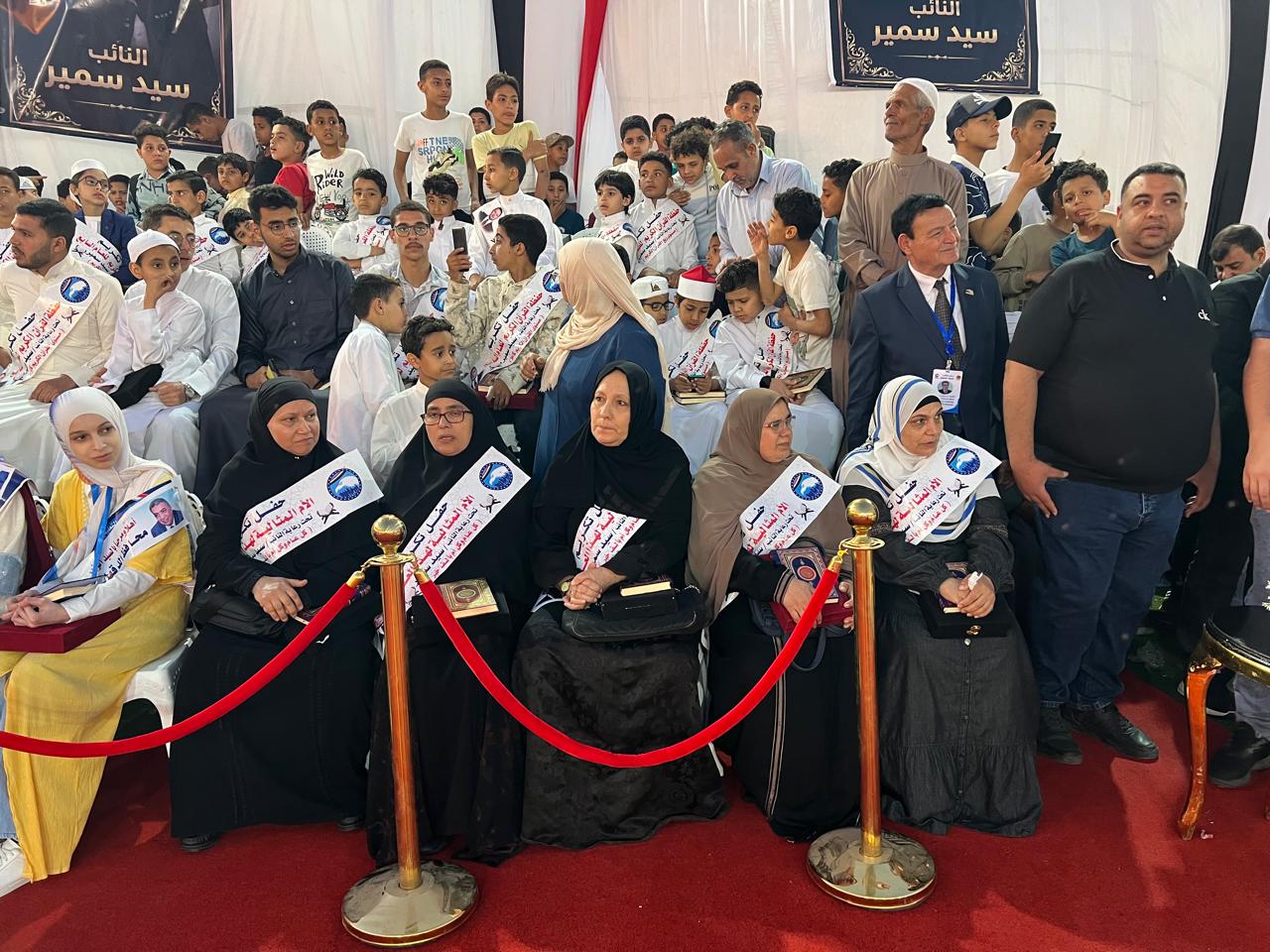 الأمهات المثاليات