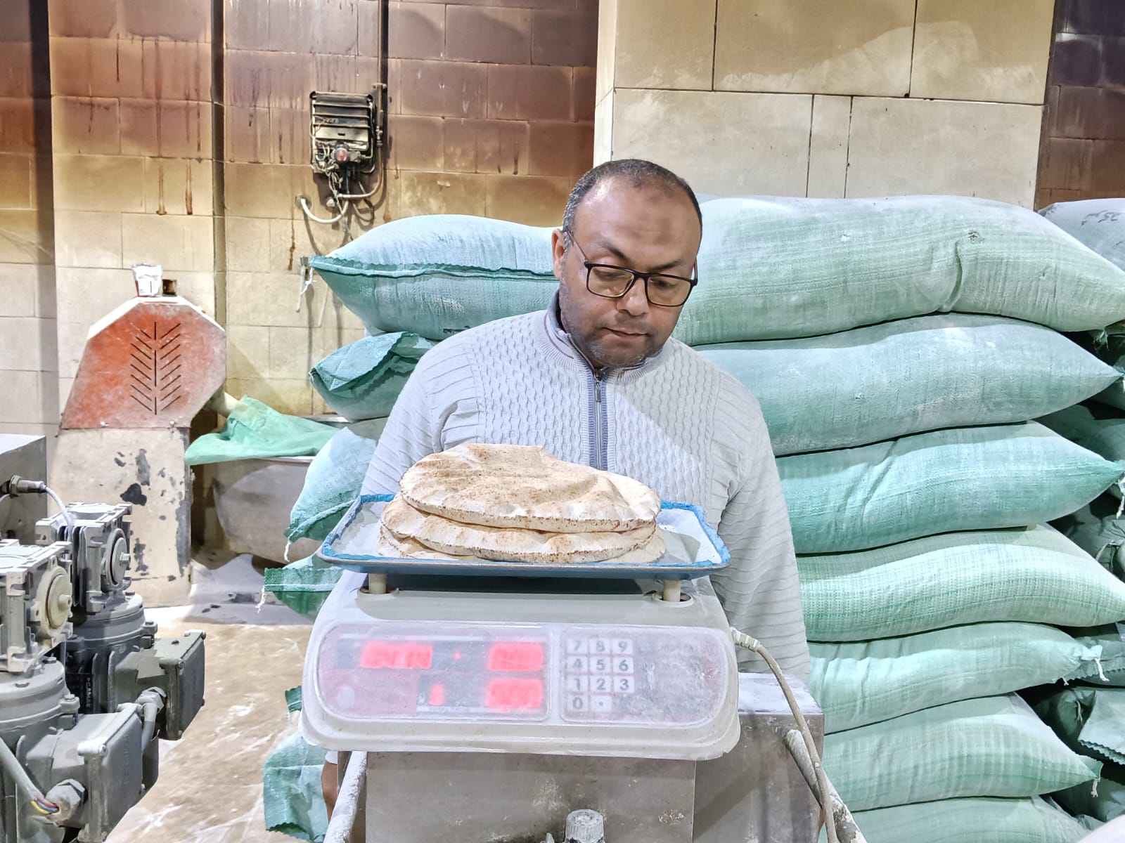 التأكد من وزن الأرغفة كما قررتها وزارة التموين