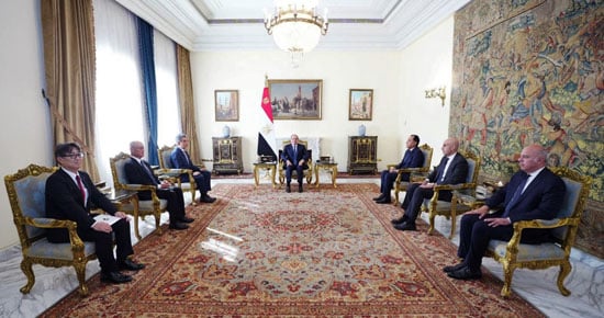 لقاء الرئيس ووفد يابانى