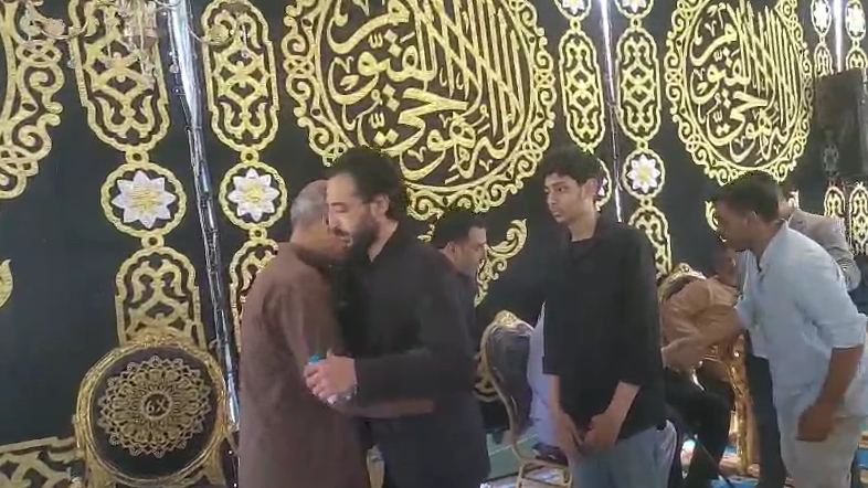 أحمد البنا يتلقى عزاء والده الطبيب محمد البنا