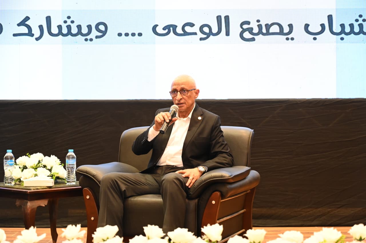 محافظ شمال سيناء ومناقشة مع الشباب 