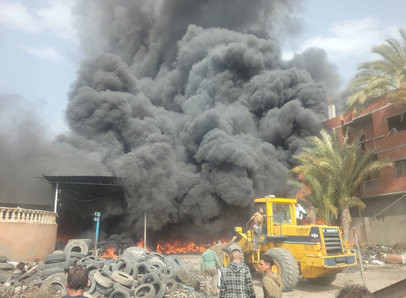 حريق بمخزن خردة  الإسكندرية