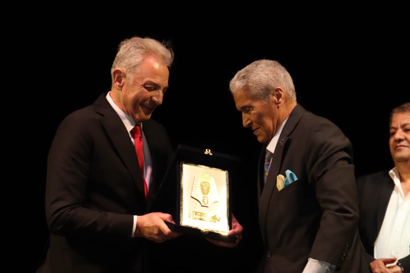 تكريم سيف عبد الرحمن فى مهرجان الاقصر