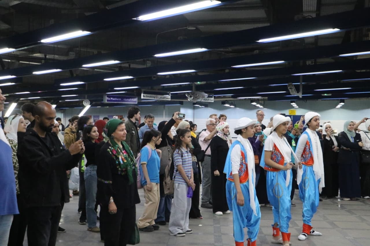 العروض الفنية بالمترو