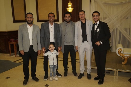 أصدقـاء العريس