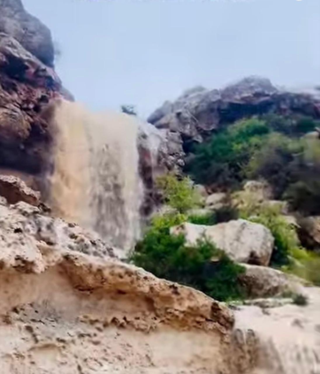 جمال الطبيعة وشلالات الامطار بمطروح