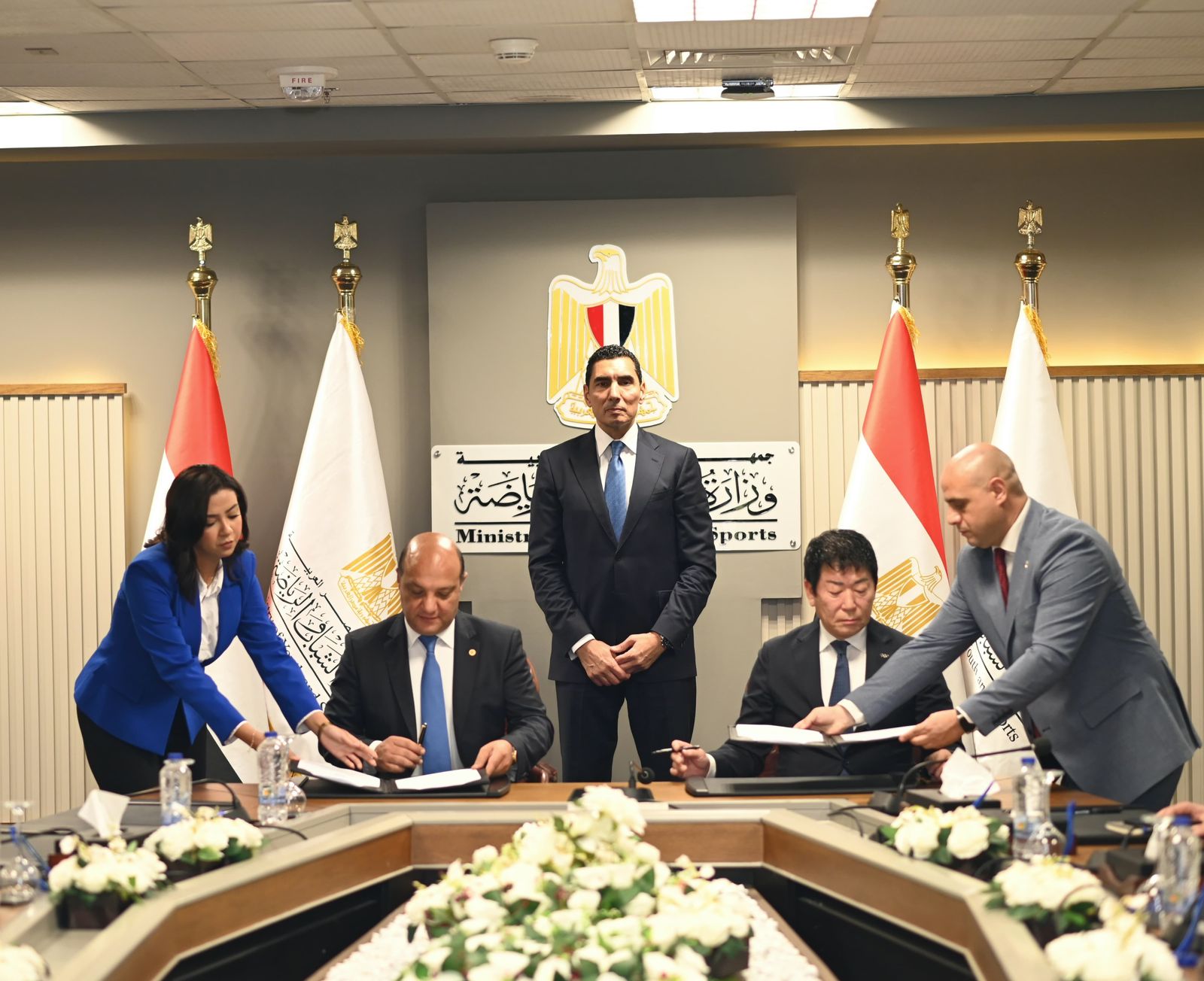 لحظة التوقيع