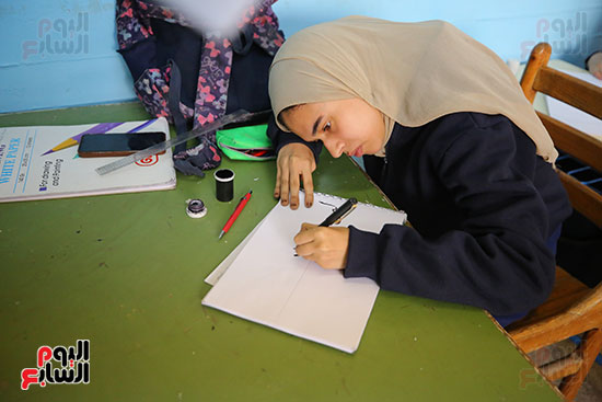 فصول طالبات دبلوم الخط العربى (2)