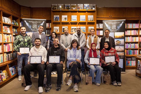 الفائزين بالمسابقة بحضور السفيرة نبيلة مكرم