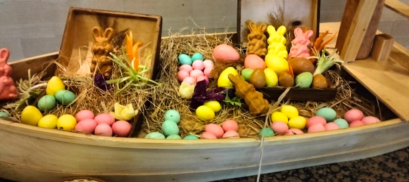 البيض الملون فى الفنادق البيض الملون فى الفنادق