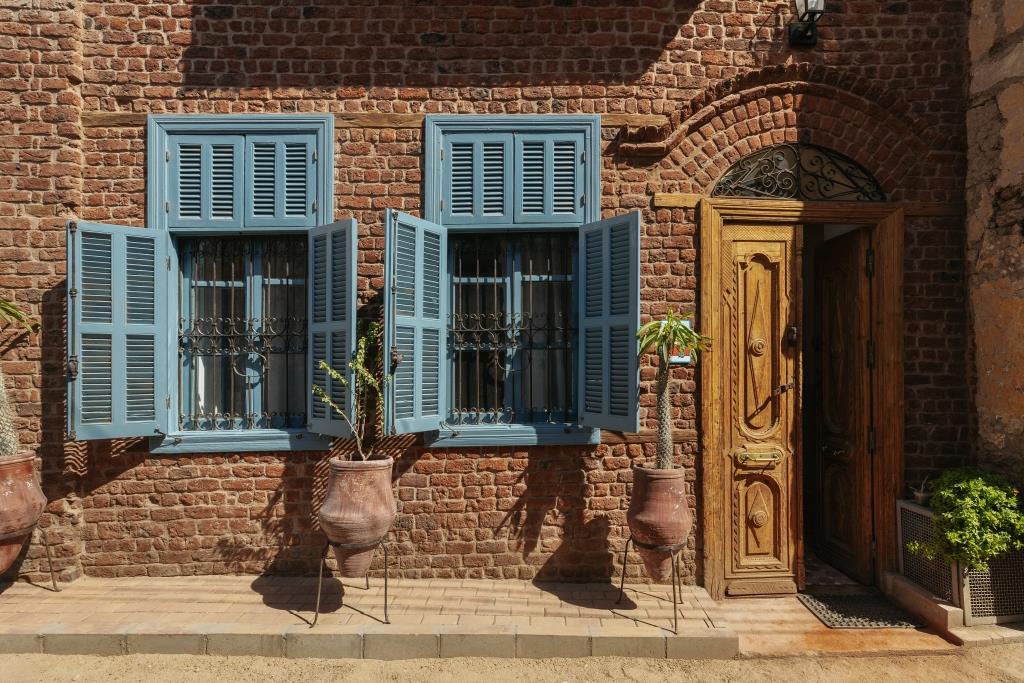 مشروع إحياء إسنا التاريخية يدخل مرحلة جديدة لدعم حركة السياحة مشروع إحياء إسنا التاريخية يدخل مرحلة جديدة لدعم حركة السياحة