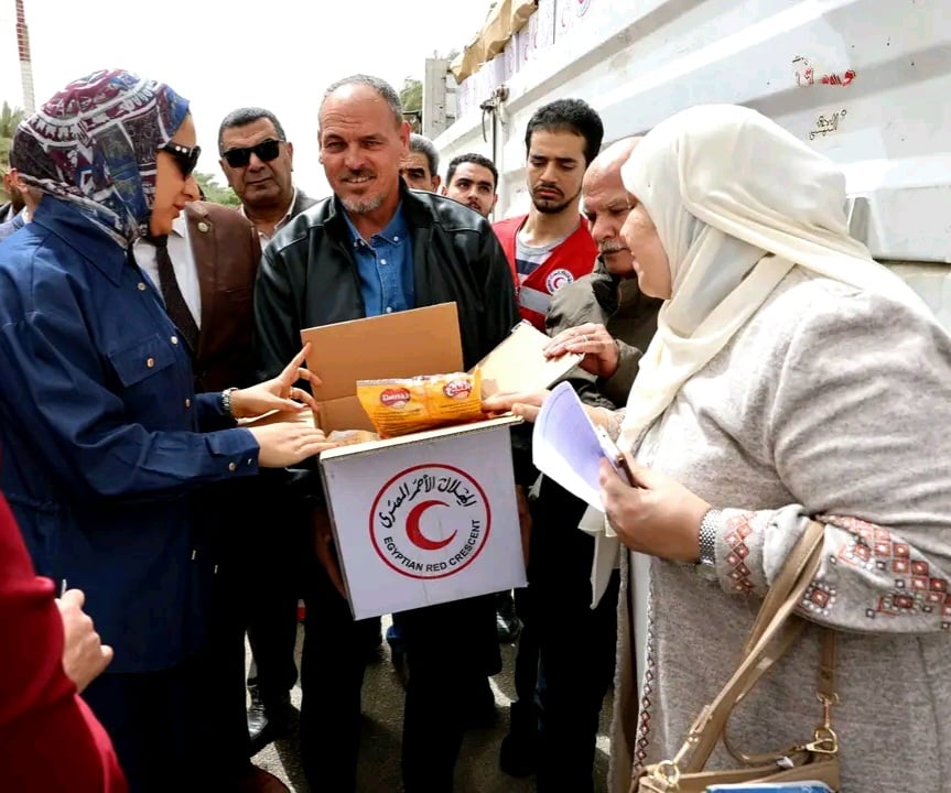 الهلال الأحمر المصري يشارك فى القافلة
