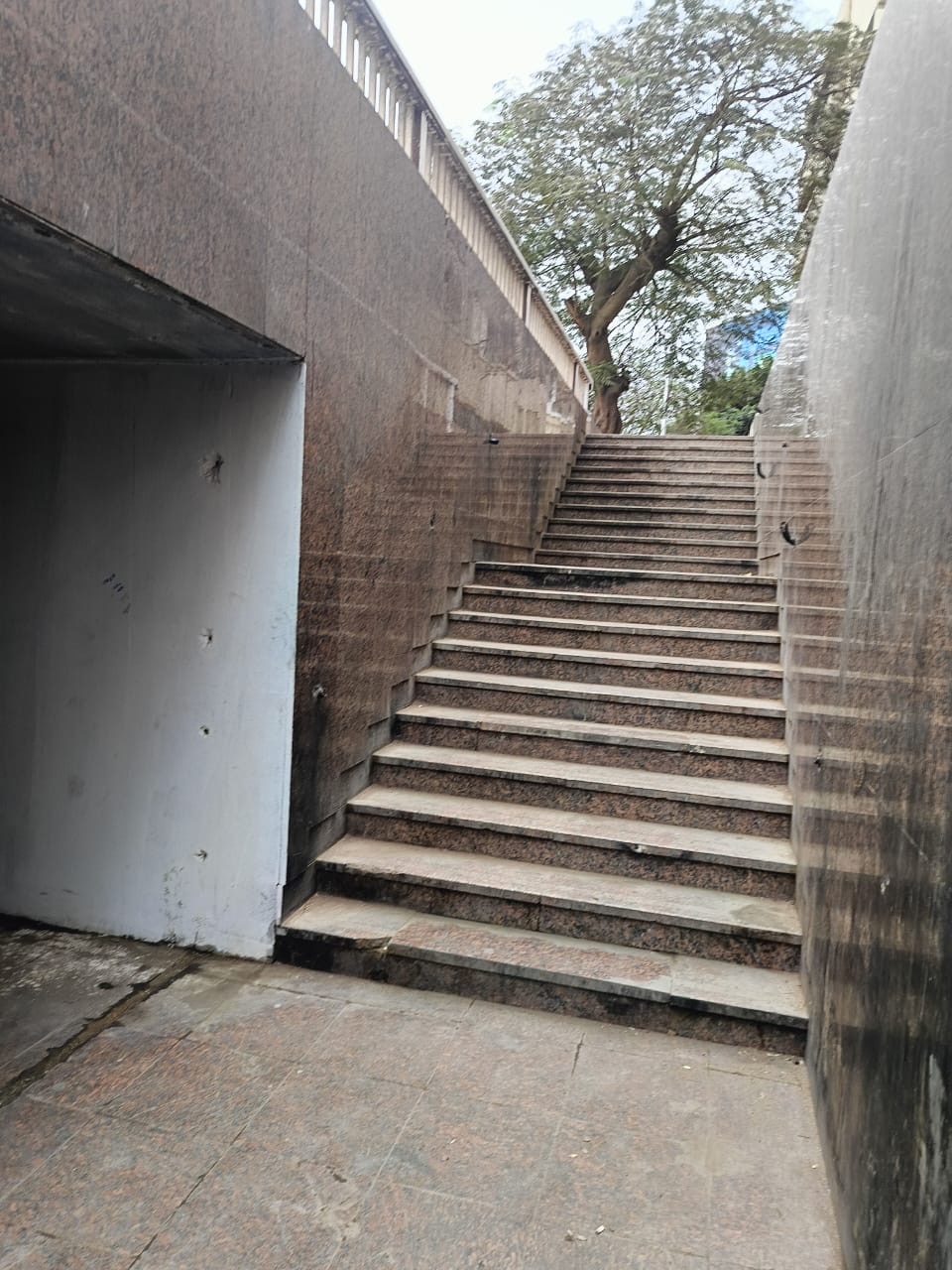 5452b8f6-b969-4434-8aee-d5a7023cbe7f رفع تجمعات مياه الأمطار من نفق مشاة نادي الترسانة