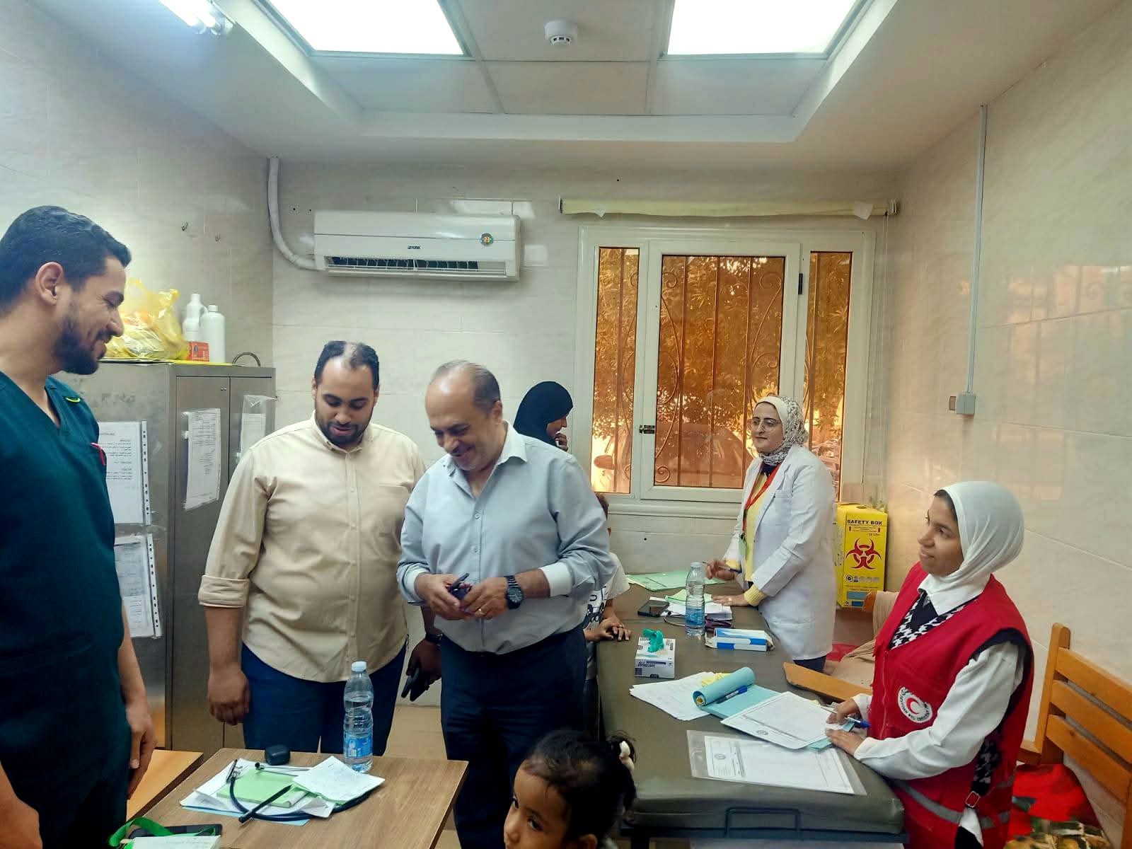 وكيل صحة المحافظة يتفقد اعمال القافلة الطبية