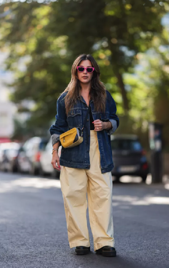 جاكت جينز مع بنطلون واسع الساقين