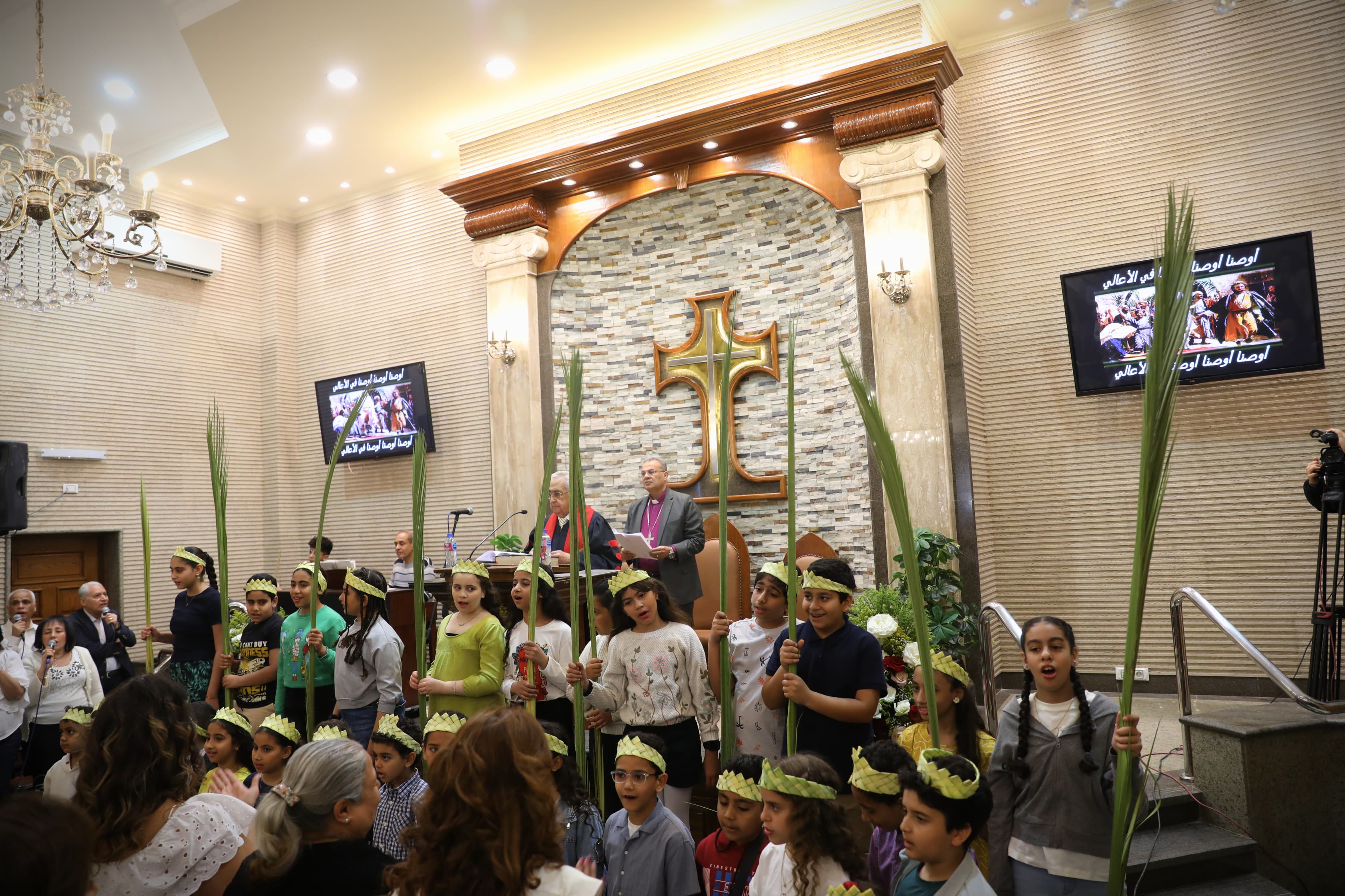 جانب من صلوات أحد الزعف