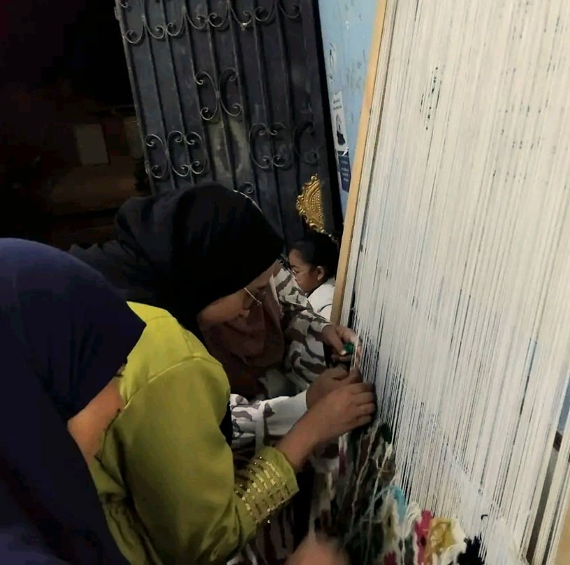 فعاليات برنامج علمنى حرفة بالوادى الجديد