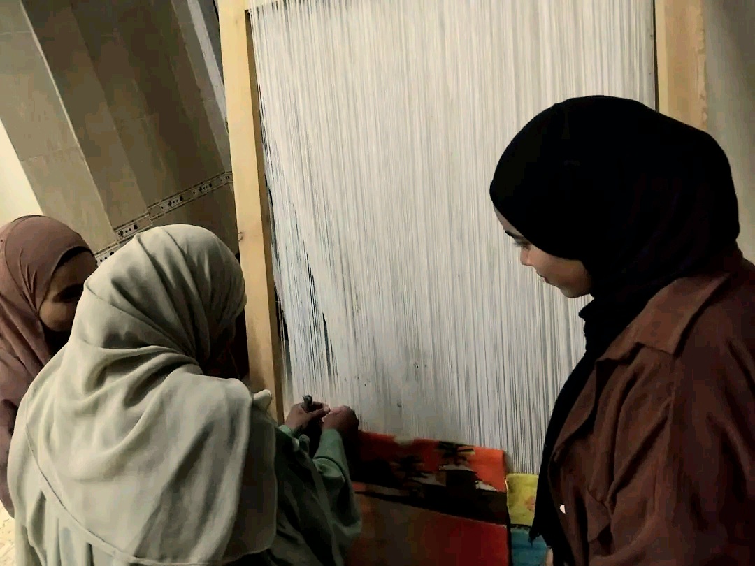 جانب من اعمال مبادرة علمنى حرفة